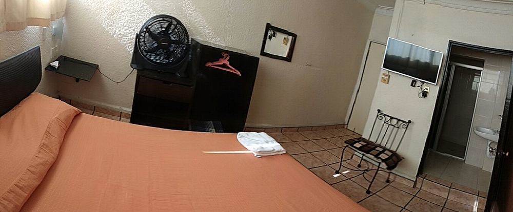 Hotel Plaza Aleman León de los Aldamas Extérieur photo