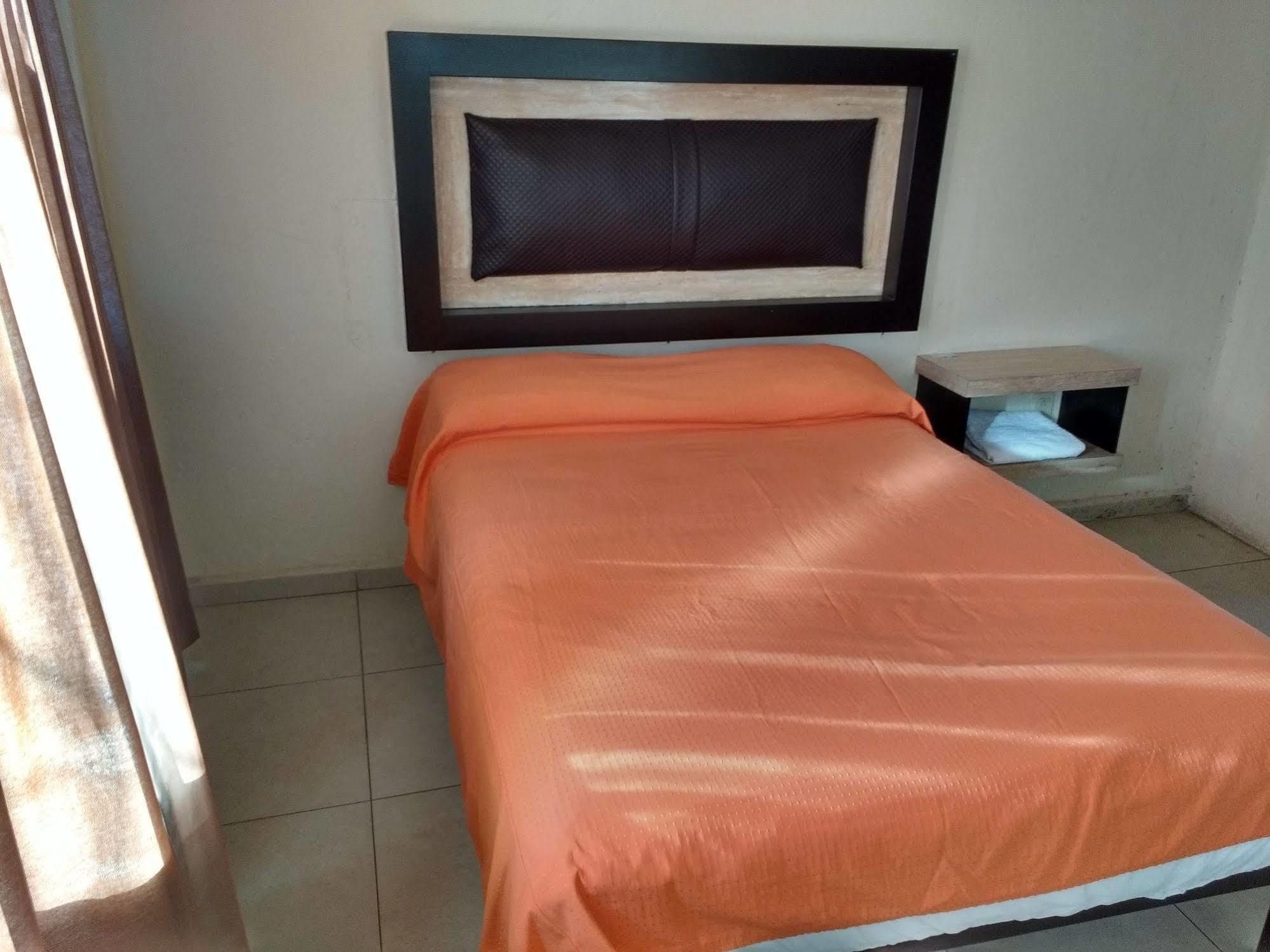 Hotel Plaza Aleman León de los Aldamas Extérieur photo